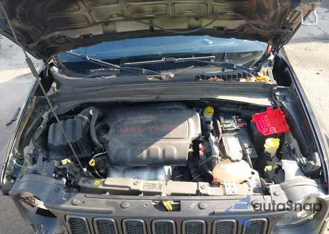 2018 Jeep Renegade Trailhawk 4X4 из США, поврежденный, VIN ZACCJBCB4JPH13742